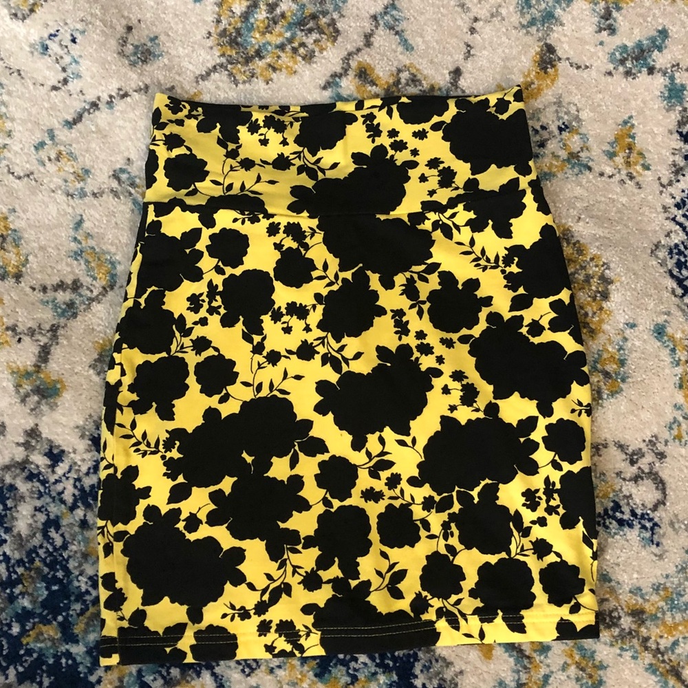 F21 Vibrant Bandeau Skirt - Picture 2 of 4